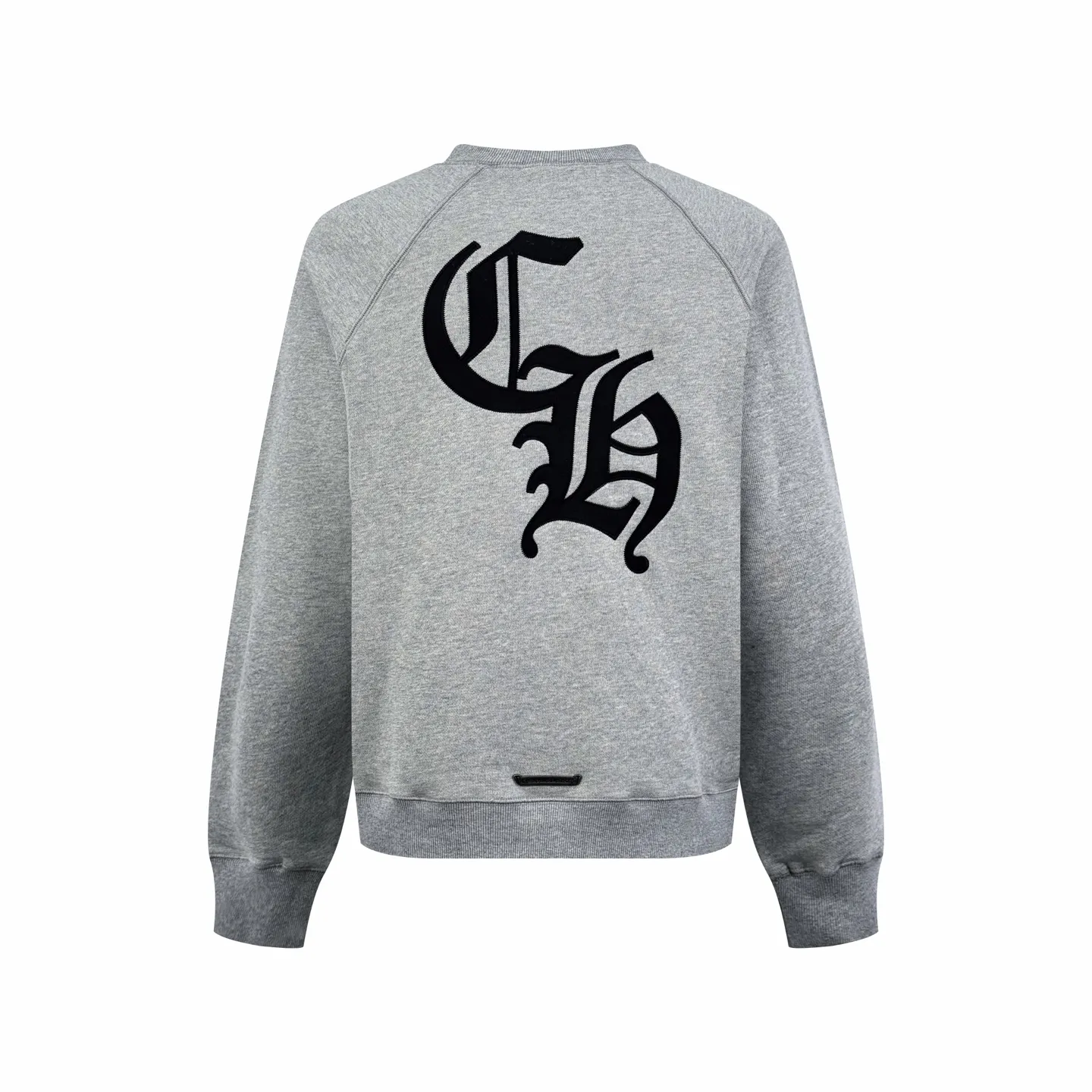 P390 Chrome Hearts Logo Round Neck Sweatshirt Customized heavy fortress intertwined air cotton, full of texture, thick and solid, based on high-grade ash tones, with a beauty that coexists with vicissitudes of life and elegance. With the Chrome Hearts cross patch embroidery decoration on the chest, it becomes the ultimate interpretation of dark gothic style. Unobtrusive but with an indescribable aura, interpreting the perfect blend of retro and luxury. Process 1: Using imported machine patch embroidery technology, using advanced computer control systems and precision mechanical components to realize the Chrome Hearts logo patch embroidery operation, showing an embroidery effect with both clarity and three-dimensionality. Process 2: The fabrics have been washed and have a better hand feel. Not easy to deform, not easy to shrink, not easy to fade, and maintain long-term beauty. Accessories: Customized 1:1 CH iron plate Customized 1:1 CH trademark Fit: Loose fit Size: S M L XL Style number: CC917
